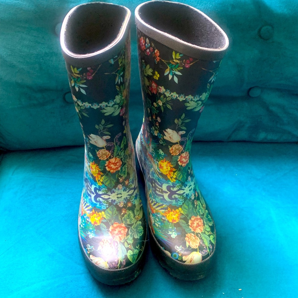 Johnny was rain boots size 10